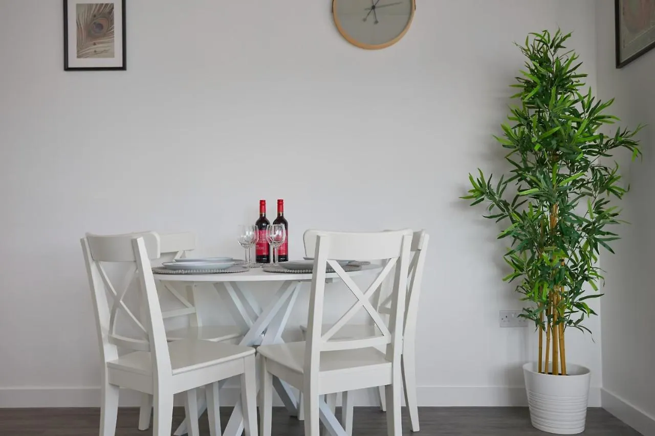 Morden Lovely 3Bedroom Apartment London Abbey Wood 0*,  United Kingdom