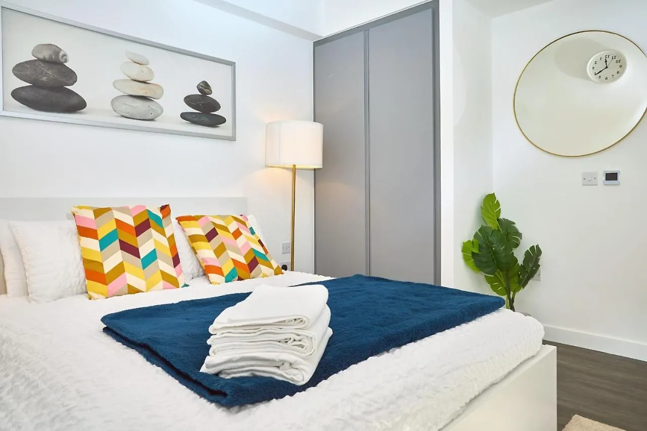 Morden Lovely 3Bedroom Apartment London Abbey Wood 0*,  United Kingdom